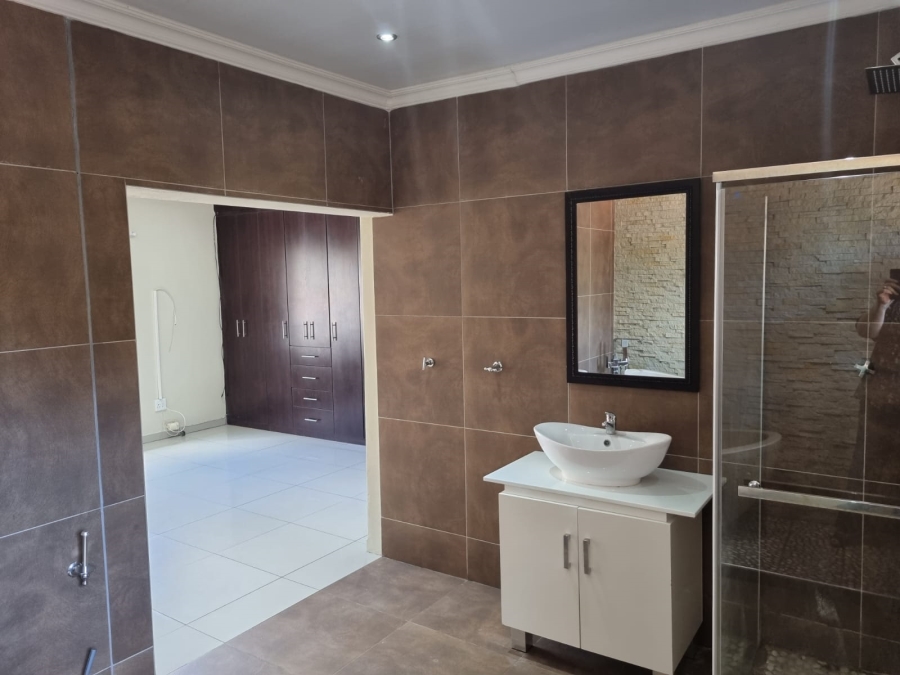 3 Bedroom Property for Sale in Waterval East North West